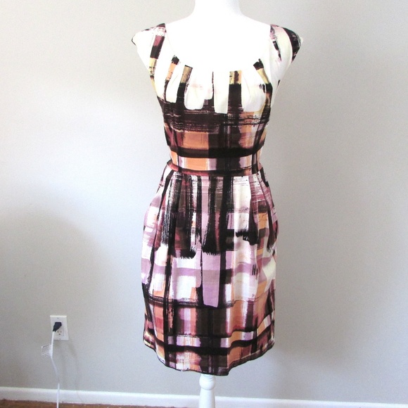 Maggy London Dresses & Skirts - Maggy London Abstract Sheath Dress with Pockets